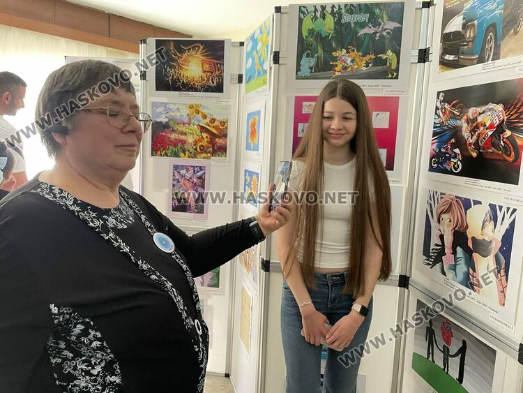 Наградиха победителите в международния конкурс „Творчество без граници“, представиха лего роботи