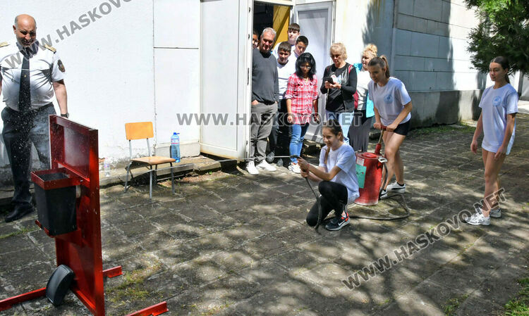 СУ „Любен Каравелов“ – Димитровград е №1 в състезанието „Защита при бедствия, пожари и извънредни ситуации“