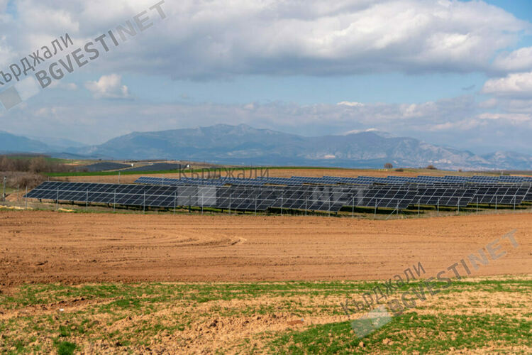Състоянието на възобновяемата енергия в България: Бърз растеж на соларната енергия, застой в останалите сектори