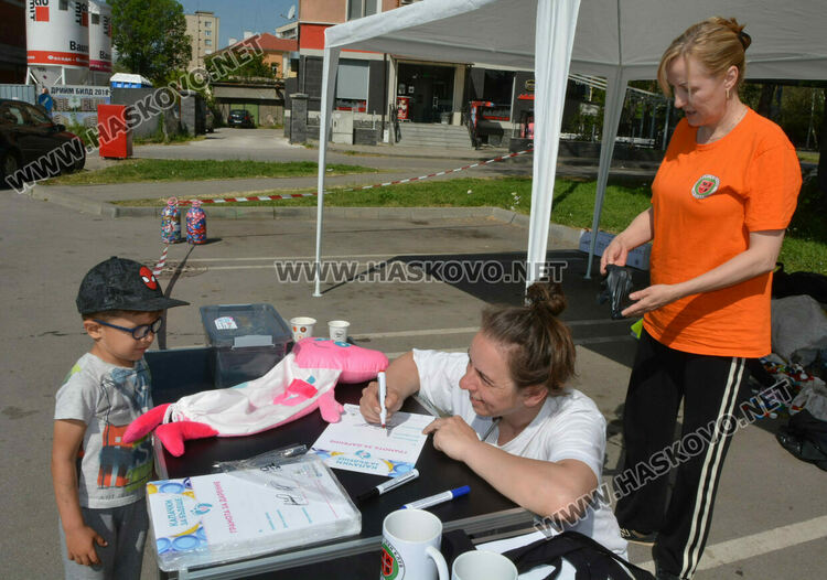Поредна акция за събиране на капачки и кенчета в Хасково за закупуване на медицинска апаратура