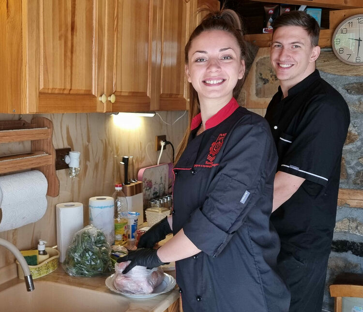 Трънска коприва с пиле впечатли журито на Готварския събор в село Райново