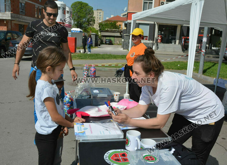 Поредна акция за събиране на капачки и кенчета в Хасково за закупуване на медицинска апаратура