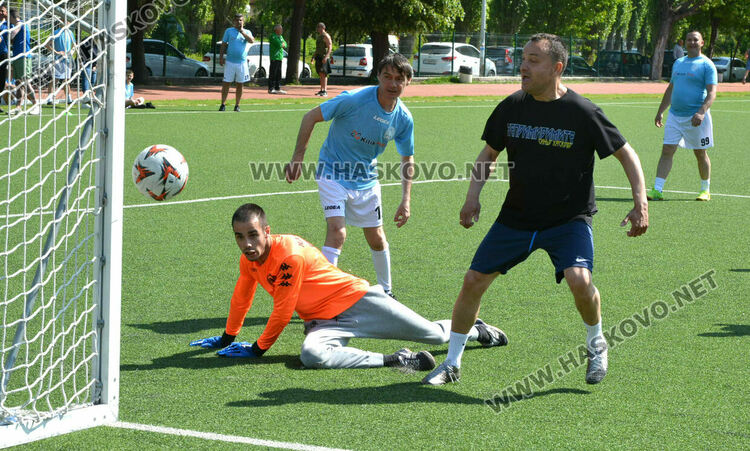 Отборът на „Непримиримите“ триумфира на футболния турнир за фен клубове 