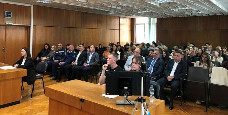Ученици от Смолян влязоха в ролята на съдии и прокурори в Деня на отворените врати