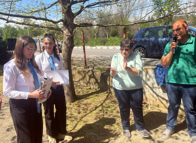 Трънска коприва с пиле впечатли журито на Готварския събор в село Райново