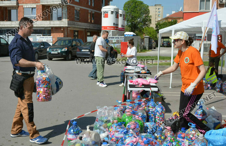 Поредна акция за събиране на капачки и кенчета в Хасково за закупуване на медицинска апаратура