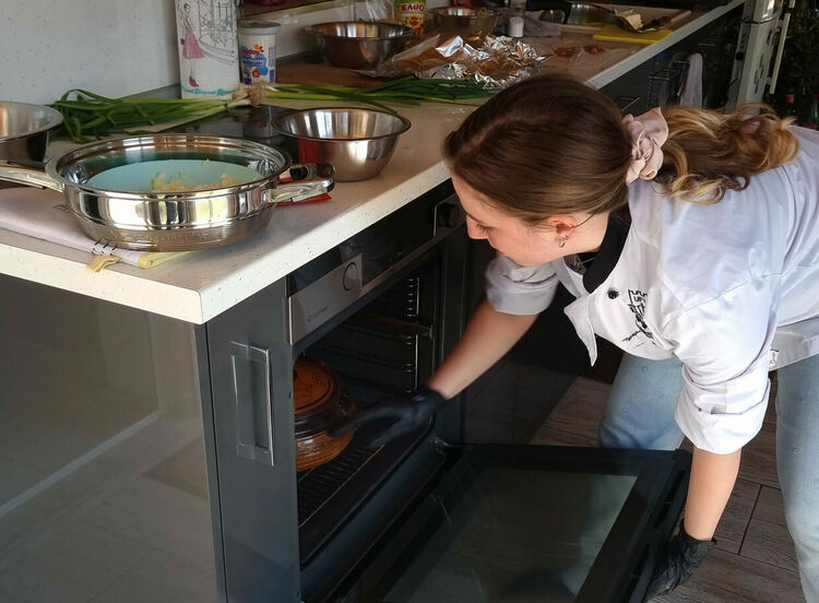 Трънска коприва с пиле впечатли журито на Готварския събор в село Райново