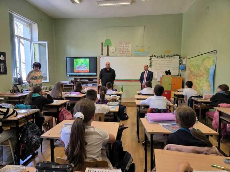 Зам.-кметът на Асеновград се включи в „Походът на книгите“