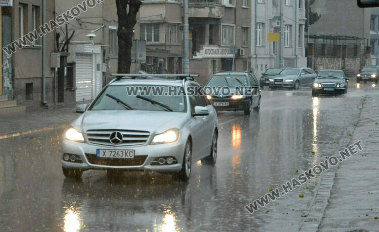 Облаци и дъжд в неделя