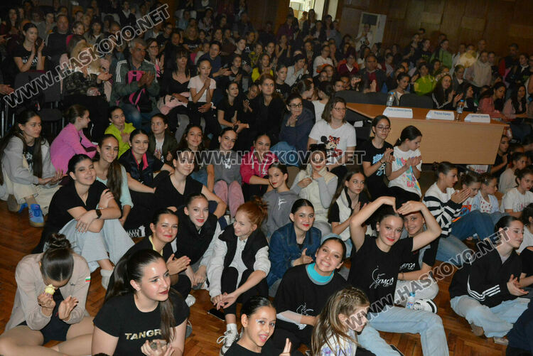 НУМСИ-Бургас получи Купата на кмета на Хасково от Националния фестивал на камерния танц