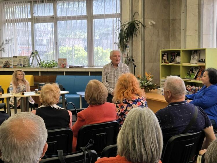 Романът „Пеперуда в огън“ бе представен в Асеновград