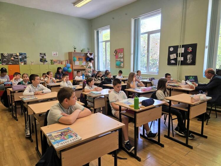 Зам.-кметът на Асеновград се включи в „Походът на книгите“