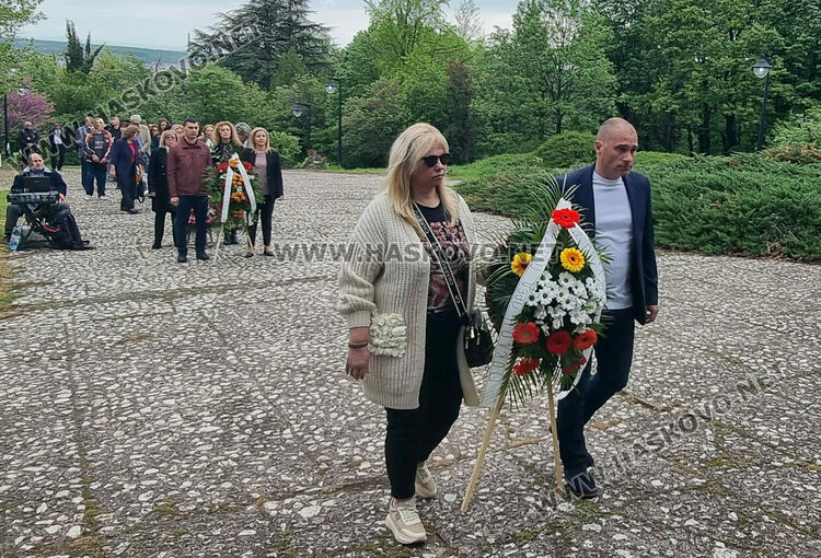 Димитровград се поклони пред поета Пеньо Пенев на 66-годишнината от смъртта му