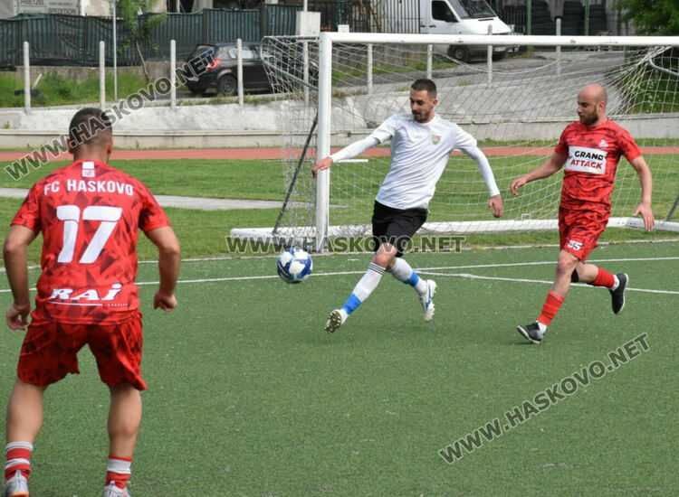 ФК „Хасково“ с 19-а поредна победа в областното първенство