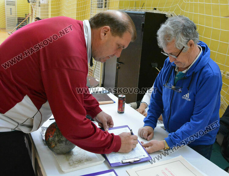 Хандбалистите на „Асти 91“ започнаха с победа в зоналния финал при 16-годишните в Хасково