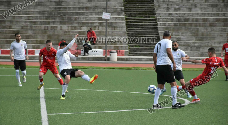 ФК „Хасково“ с 19-а поредна победа в областното първенство