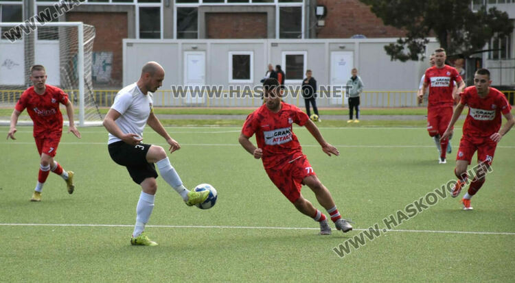 ФК „Хасково“ с 19-а поредна победа в областното първенство