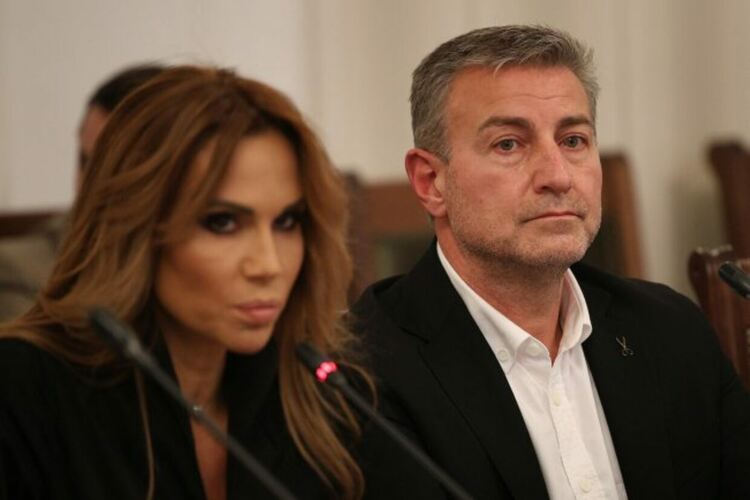 Ивайла Бакалова и Веселин Денков по време на изслушване пред парламентарната комисия, която събираше данни за дейността на Нотариуса. Снимка: БГНЕС 