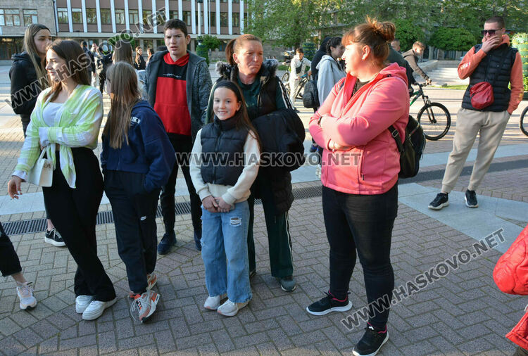 Близо 100 души се включиха в издирване на 18-годишната Маги от Хасково