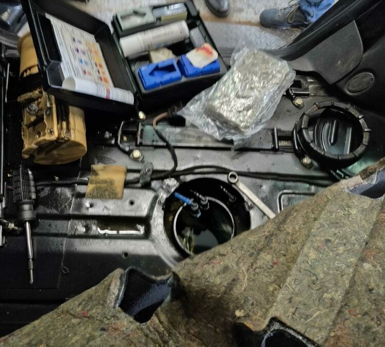 Задържаха 19-годишен българин със 7,5 кг марихуана на „Капитан Андреево“