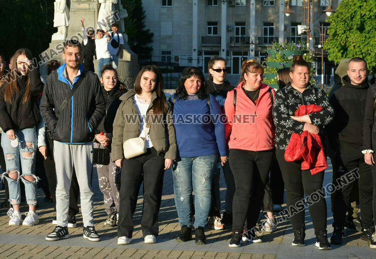 Близо 100 души се включиха в издирване на 18-годишната Маги от Хасково