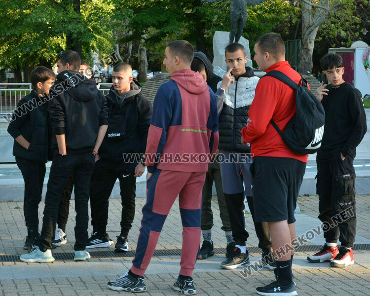 Близо 100 души се включиха в издирване на 18-годишната Маги от Хасково