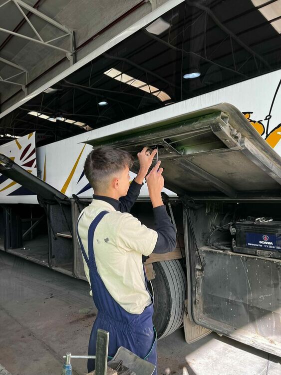 Ученици от Автото на практика в Испания