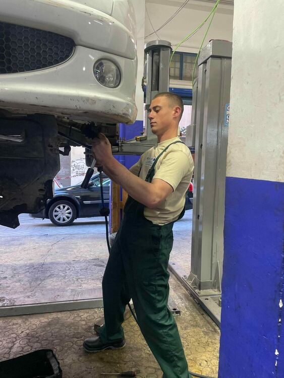 Ученици от Автото на практика в Испания