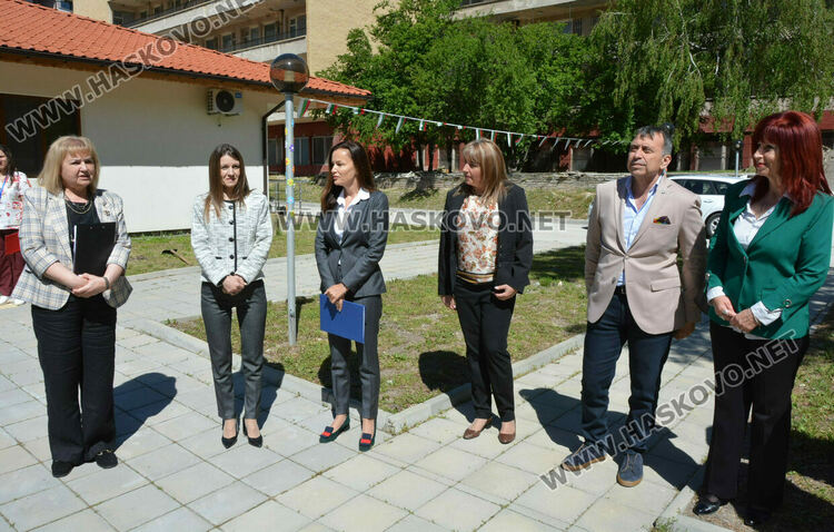 Нов център за деца с увреждания и постоянна медицинска грижа откриха в Хасково