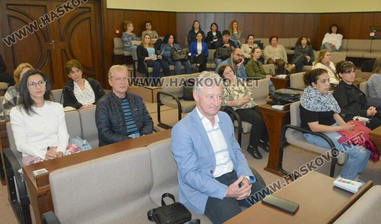 РЗИ-Хасково: Ваксините работят за по-малко болести и повече спасени животи