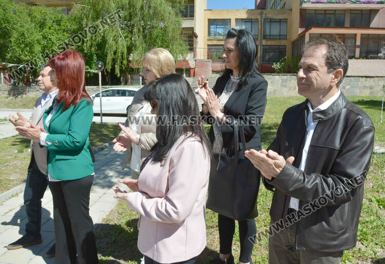 Нов център за деца с увреждания и постоянна медицинска грижа откриха в Хасково