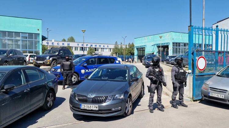 Арестуван е шефът на пловдивската митница