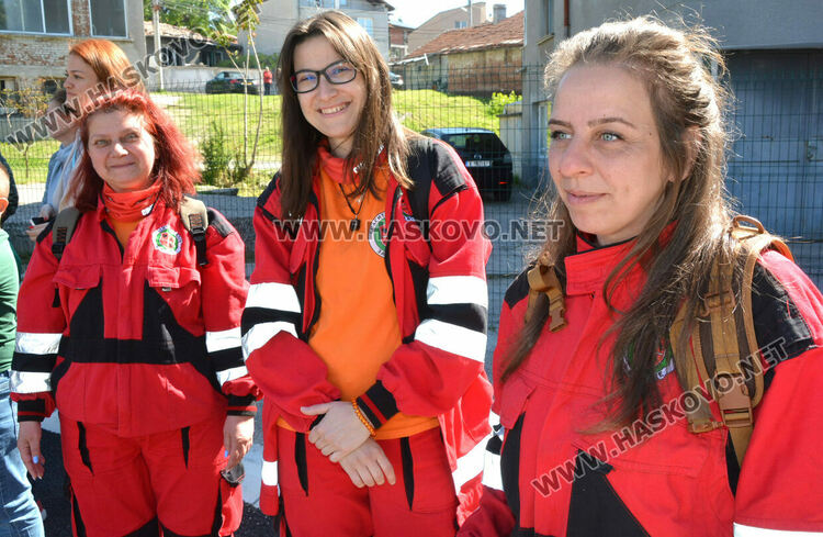 Демонстрираха гасене на пожари за 140 г. от създаването на ОУ „Св. св. Кирил и Методий“