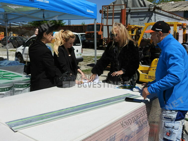 Импровизиран фест на строителните технологии се състоя в Кърджали, присъстваха водещи фирми/снимки/