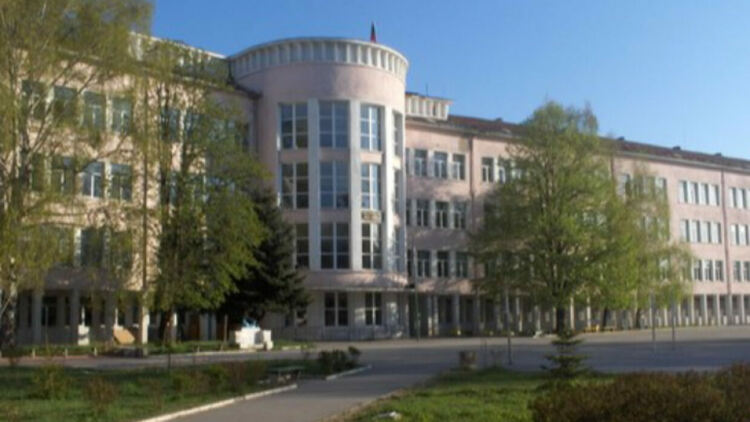 С факелно шествие и патриотична викторина пернишкото училище „Св. Иван Рилски“ отбелязаха 149-ата годишнина от Априлската епопея