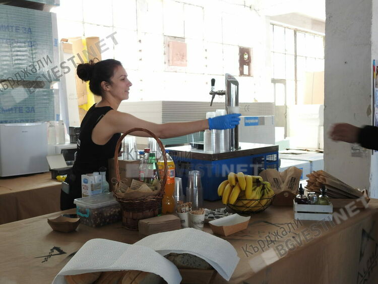 Импровизиран фест на строителните технологии се състоя в Кърджали, присъстваха водещи фирми/снимки/