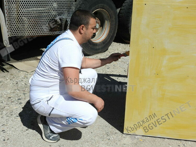 Импровизиран фест на строителните технологии се състоя в Кърджали, присъстваха водещи фирми/снимки/