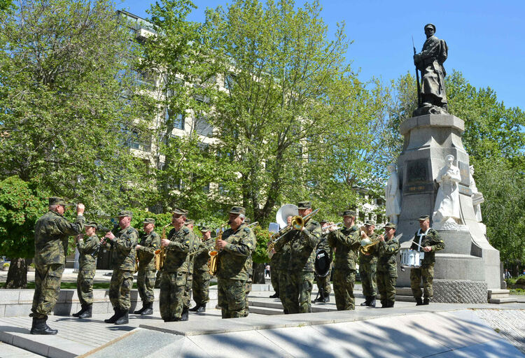Военният оркестър с празничен концерт за Деня на Българската армия 