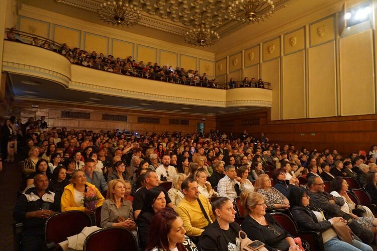 ОУ „Иван Вазов“ в Харманли отбеляза 105 г., учредиха награда „Ученик на годината“