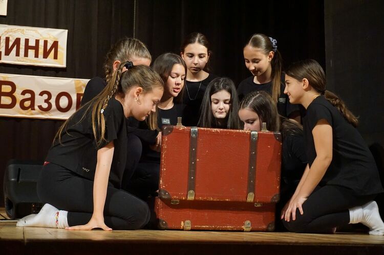 ОУ „Иван Вазов“ в Харманли отбеляза 105 г., учредиха награда „Ученик на годината“