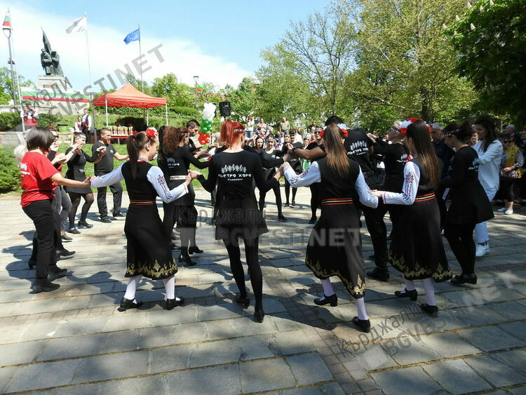  Празник на българския фолклор за Първи май в Кърджали /снимки/