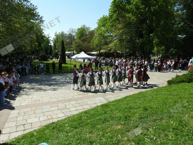  Празник на българския фолклор за Първи май в Кърджали /снимки/