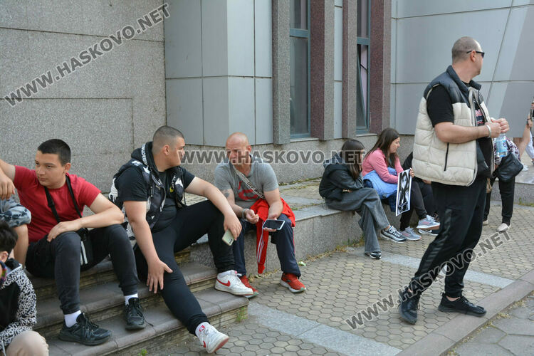 Втори, но по-вял протест пред Районното управление в Хасково