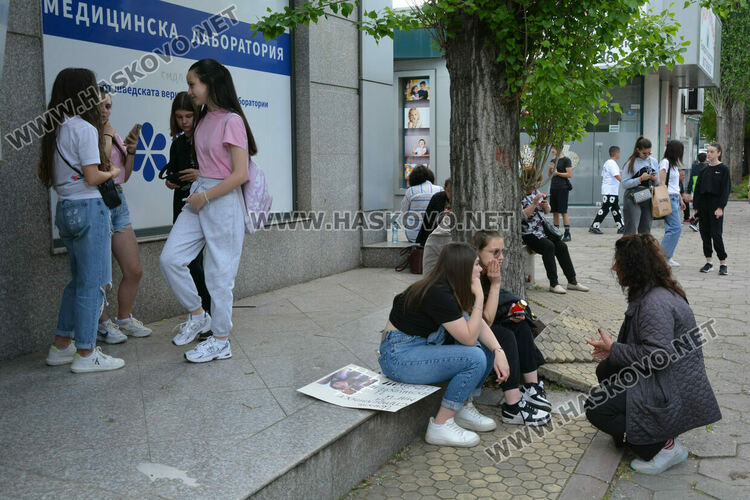 Втори, но по-вял протест пред Районното управление в Хасково