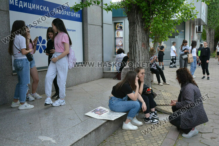 Втори, но по-вял протест пред Районното управление в Хасково