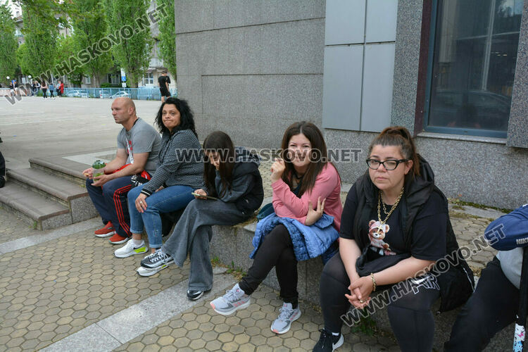 Втори, но по-вял протест пред Районното управление в Хасково