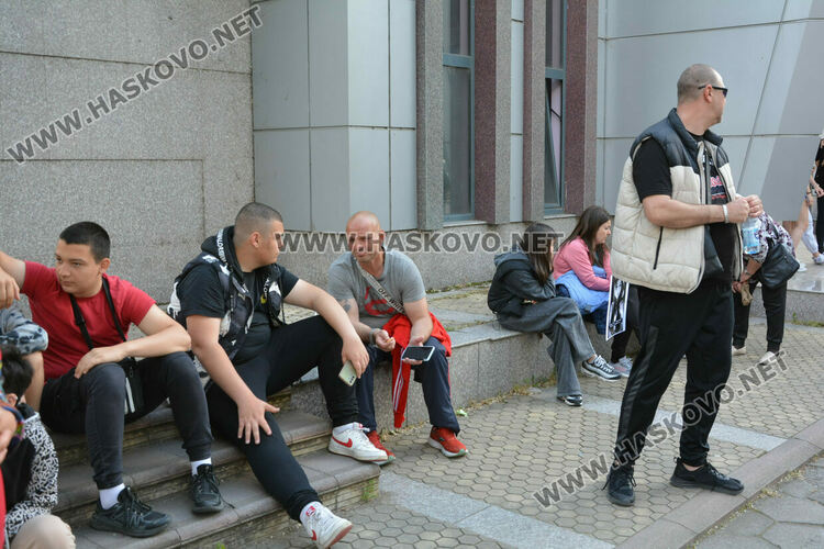 Втори, но по-вял протест пред Районното управление в Хасково