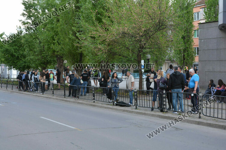 Втори, но по-вял протест пред Районното управление в Хасково