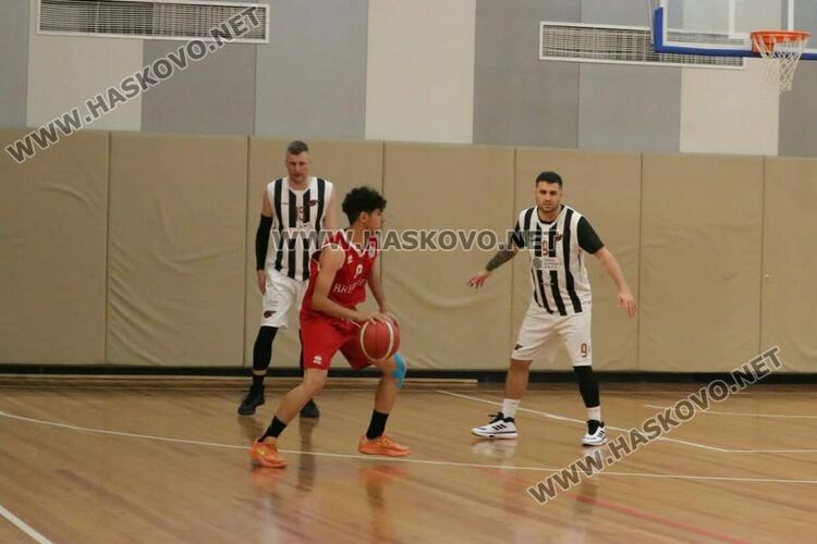 Баскетболистите от Хасково Б победиха Локомотив Пловдив Б
