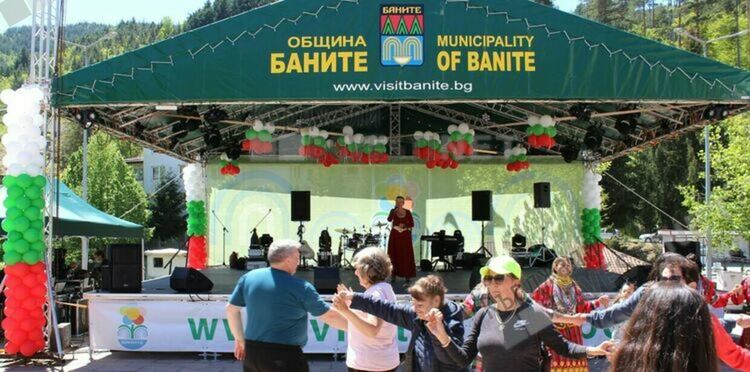 Празникът в Баните започна – предстоят концерти, турнири и родопско веселие